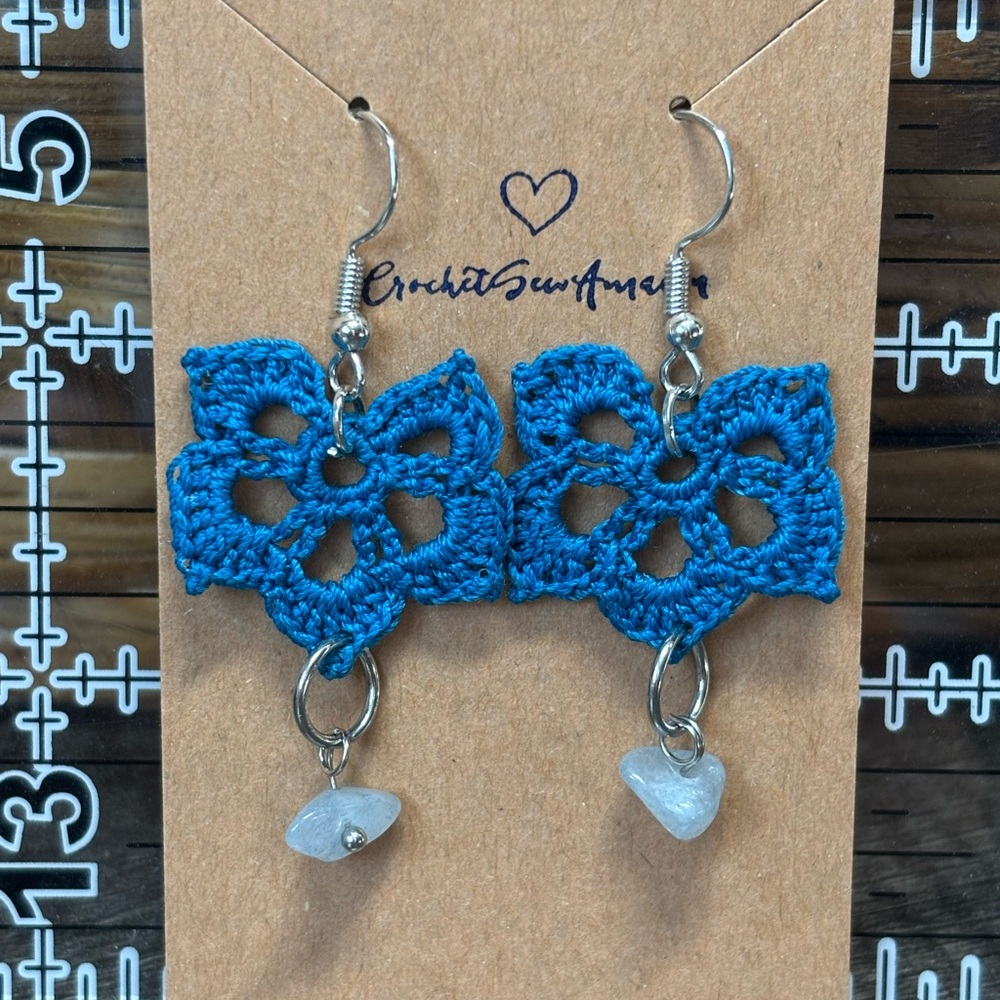 NWOT Handcrafted Ming Blue Crochet Leaf Earrings